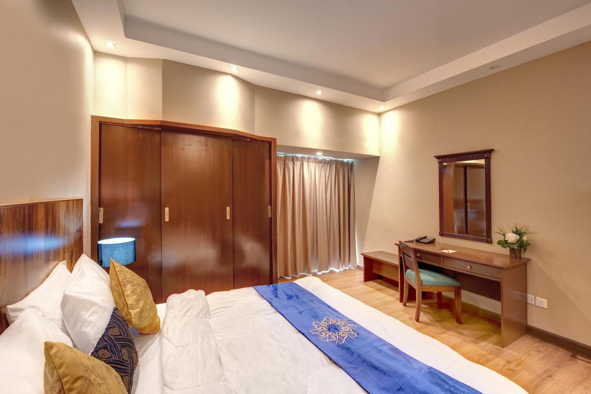 Al Bustan Flats Hotell Sharjah Exteriör bild