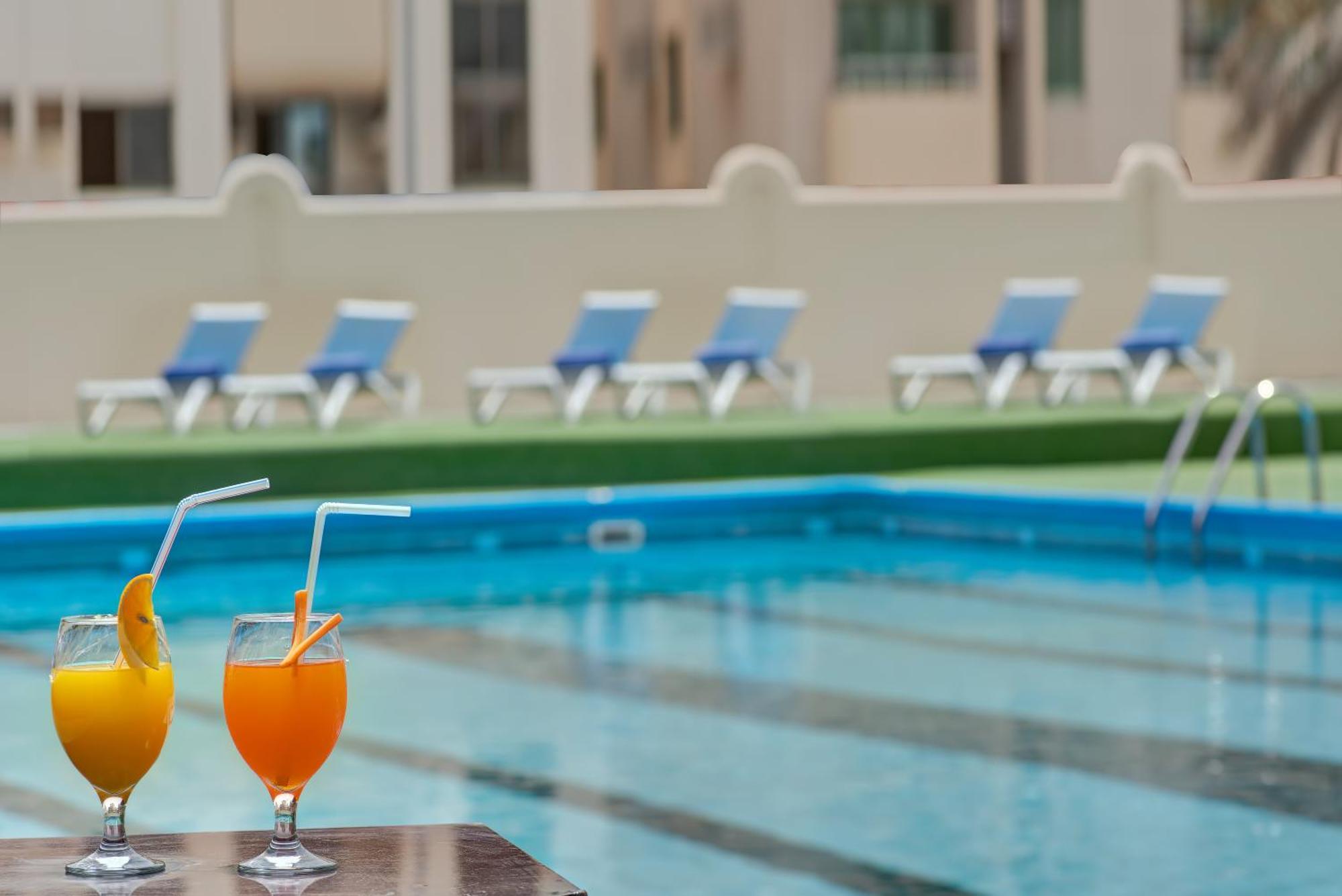 Al Bustan Flats Hotell Sharjah Exteriör bild