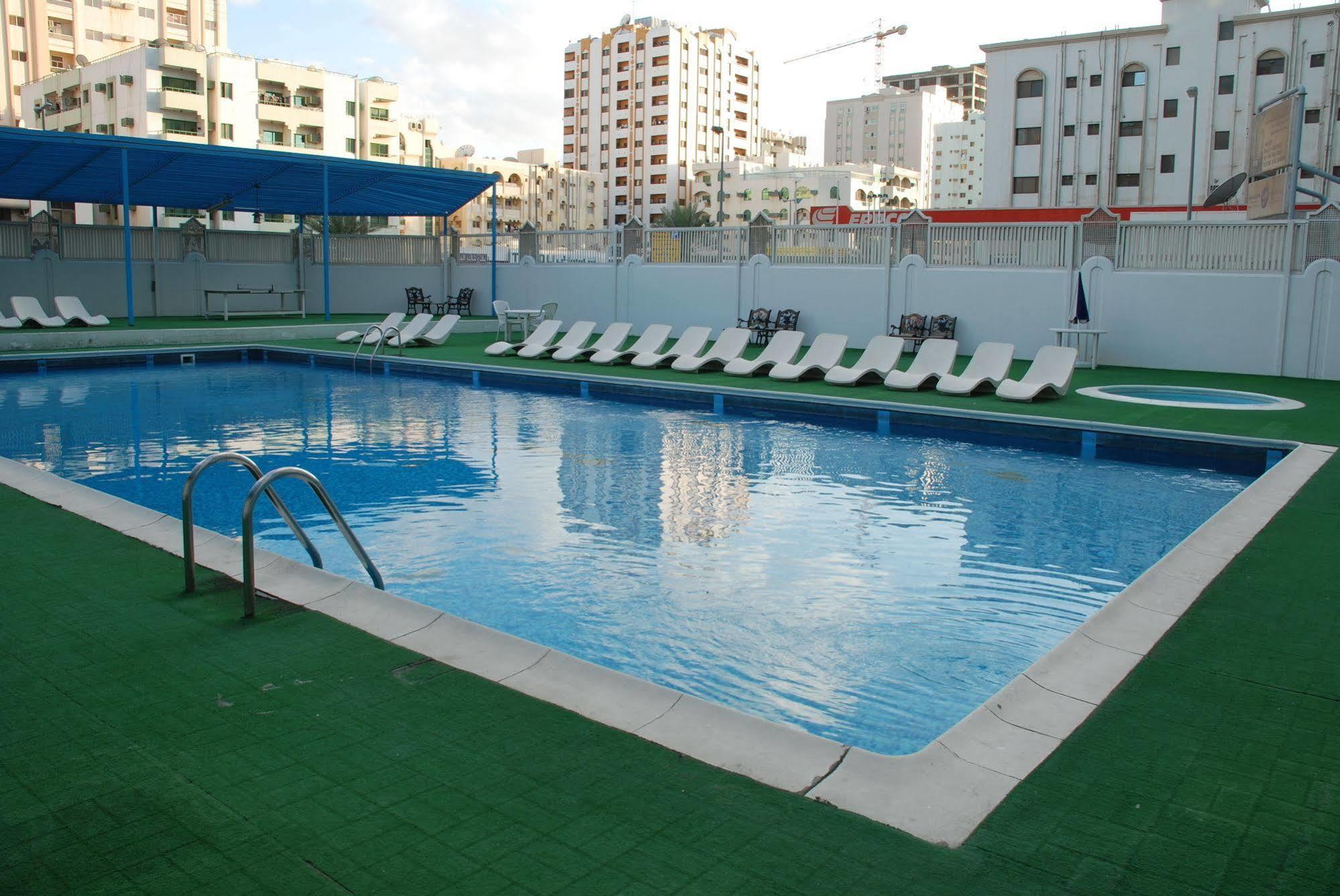 Al Bustan Flats Hotell Sharjah Exteriör bild