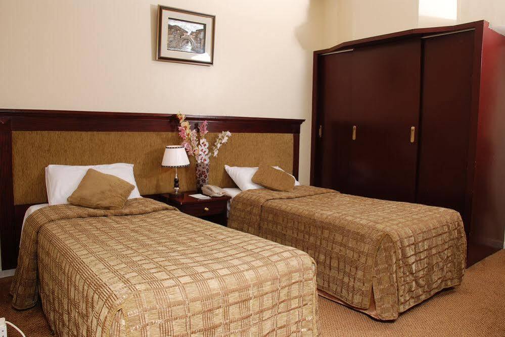Al Bustan Flats Hotell Sharjah Exteriör bild